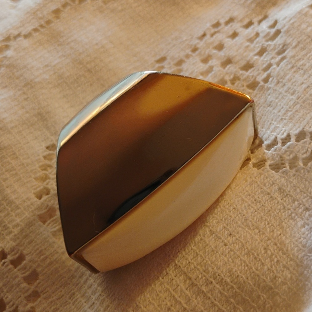 Statement Large Ring Gold Tone Ring Lucite Materi… - image 3